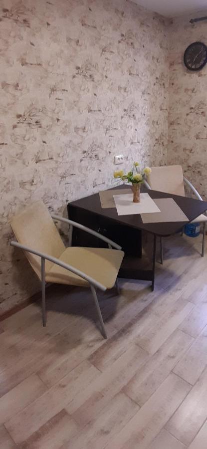 Apartment 30 M2 On Sergei Esenin 11 카리프 외부 사진