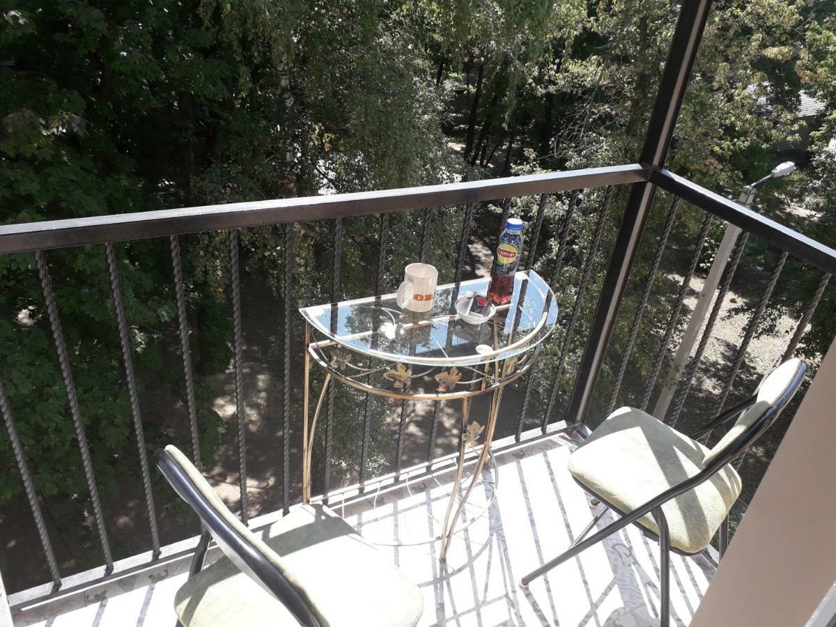 Apartment 30 M2 On Sergei Esenin 11 카리프 외부 사진